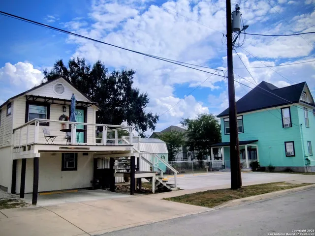 $899,999 | 1901 Interstate 35, Waco, TX 76706