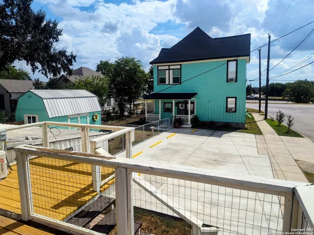 $899,999 | 1901 Interstate 35, Waco, TX 76706