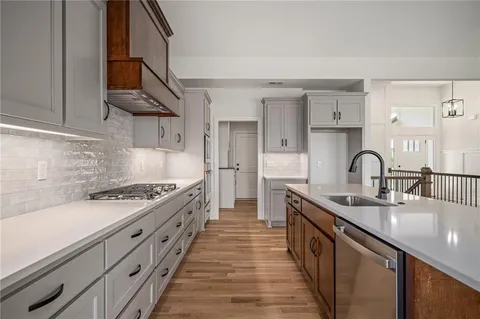 $700,000 | 9346 Gander Street, Lenexa, KS 66227