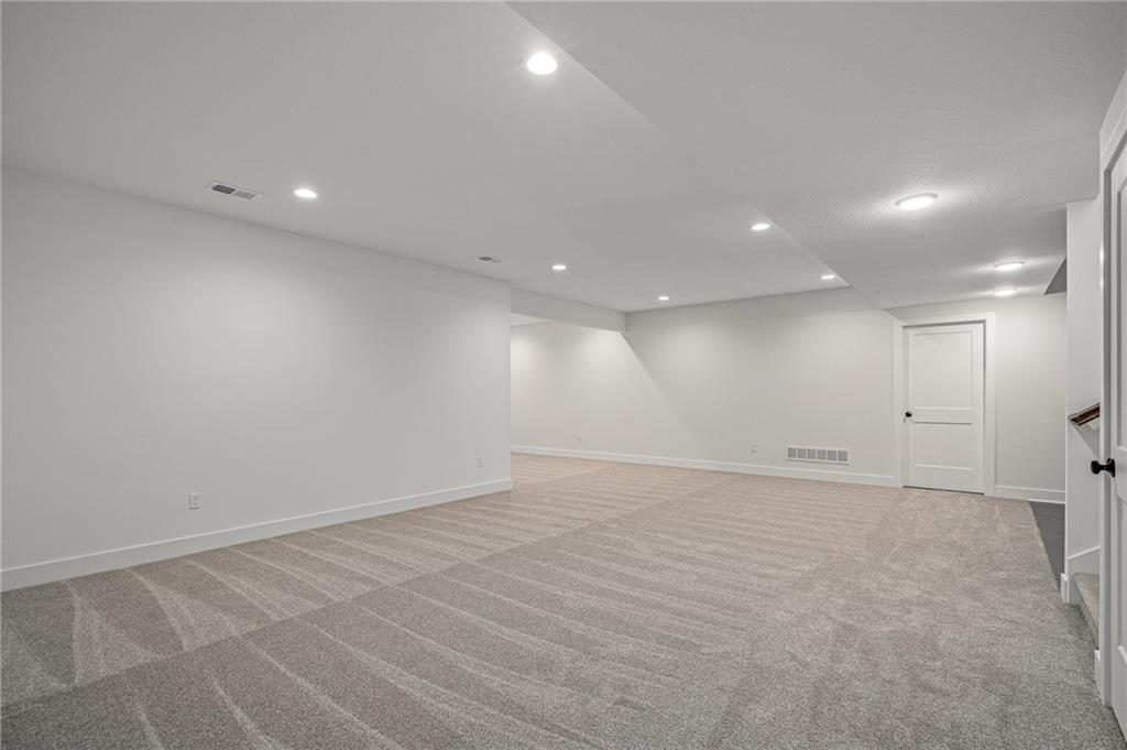 9346 Gander Street Lenexa, KS 66227 - Photo 31 of 53