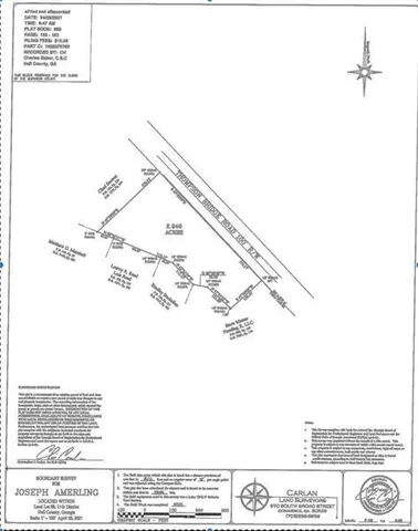 a black and white photo of a living room