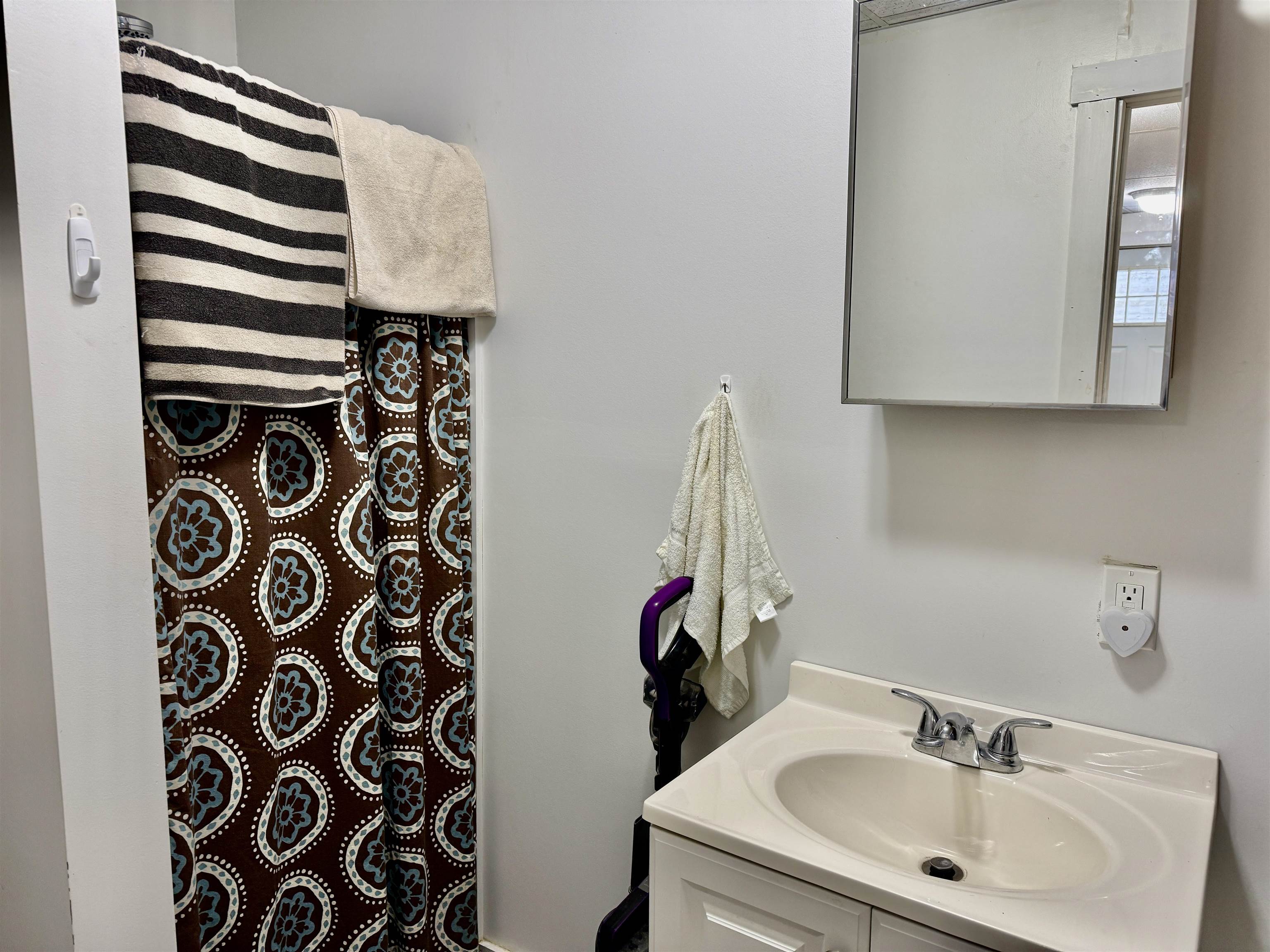 59-78 Railroad Street Johnson, VT 05656 - Photo 5 of 49