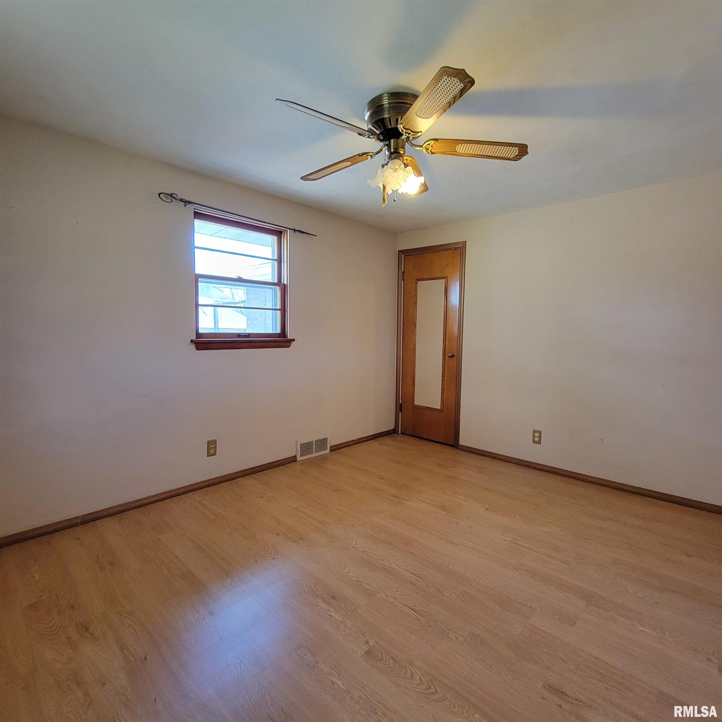 1515 Tennell Road Pekin, IL 61554 - Photo 19 of 31 Gallery Image 19