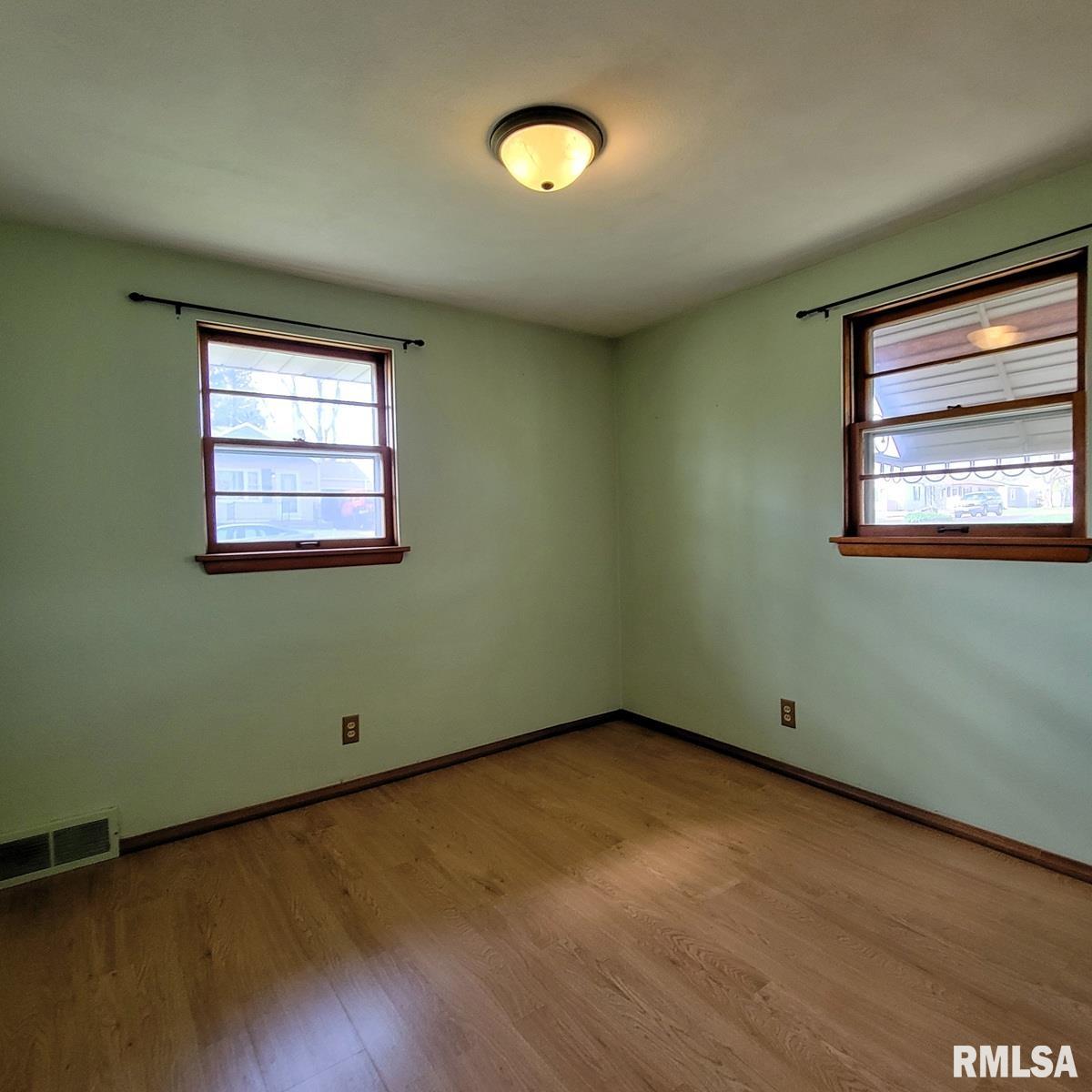 1515 Tennell Road Pekin, IL 61554 - Photo 20 of 31 Gallery Image 20