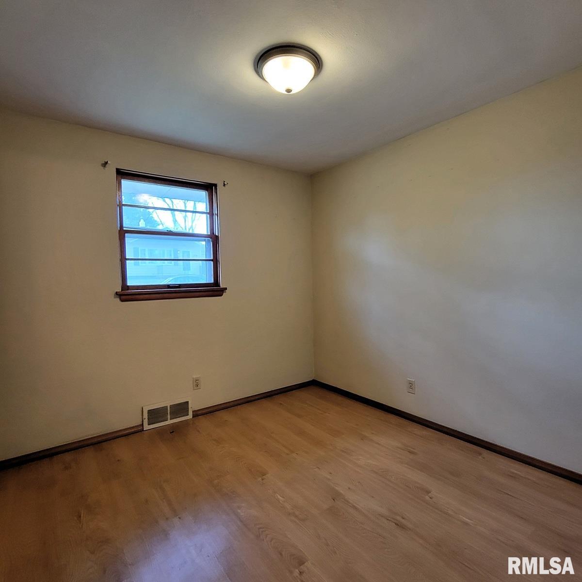 1515 Tennell Road Pekin, IL 61554 - Photo 23 of 31 Gallery Image 23