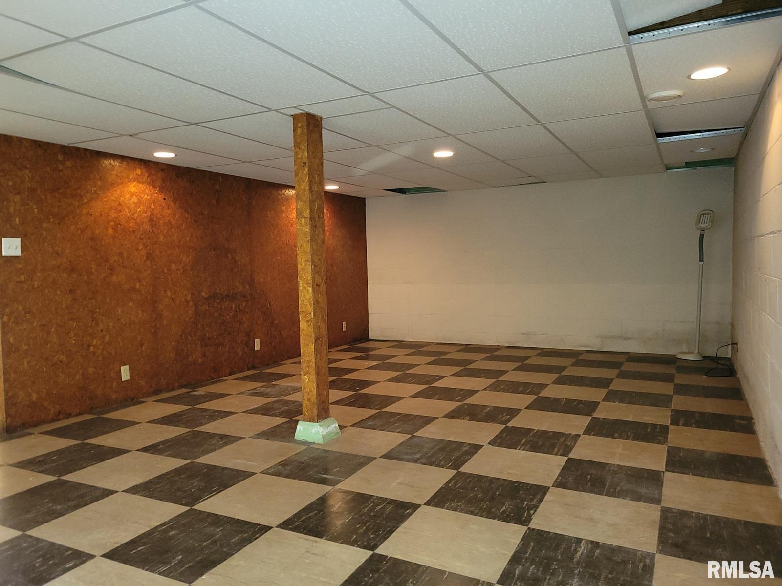 1515 Tennell Road Pekin, IL 61554 - Photo 27 of 31 Gallery Image 27