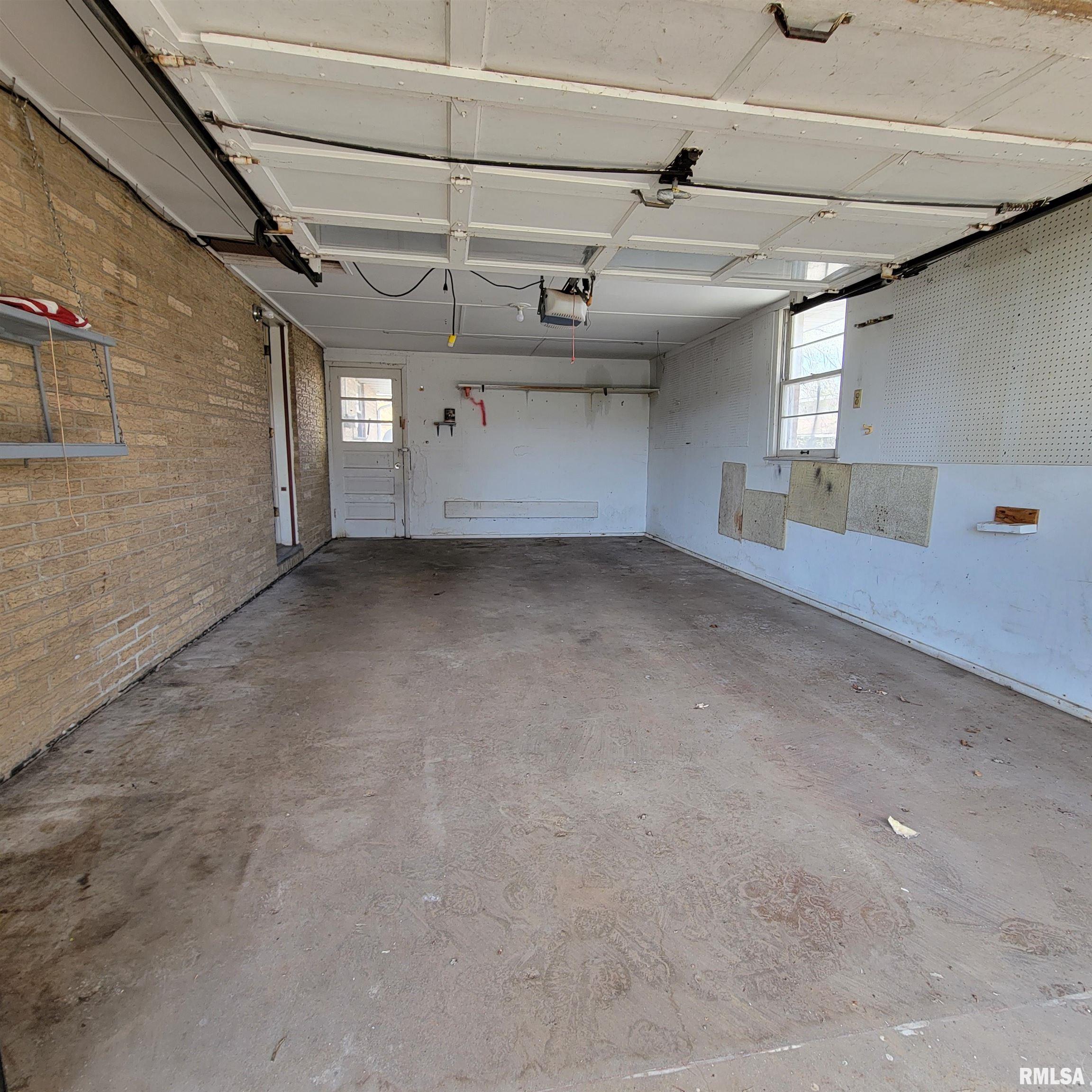 1515 Tennell Road Pekin, IL 61554 - Photo 30 of 31 Gallery Image 30