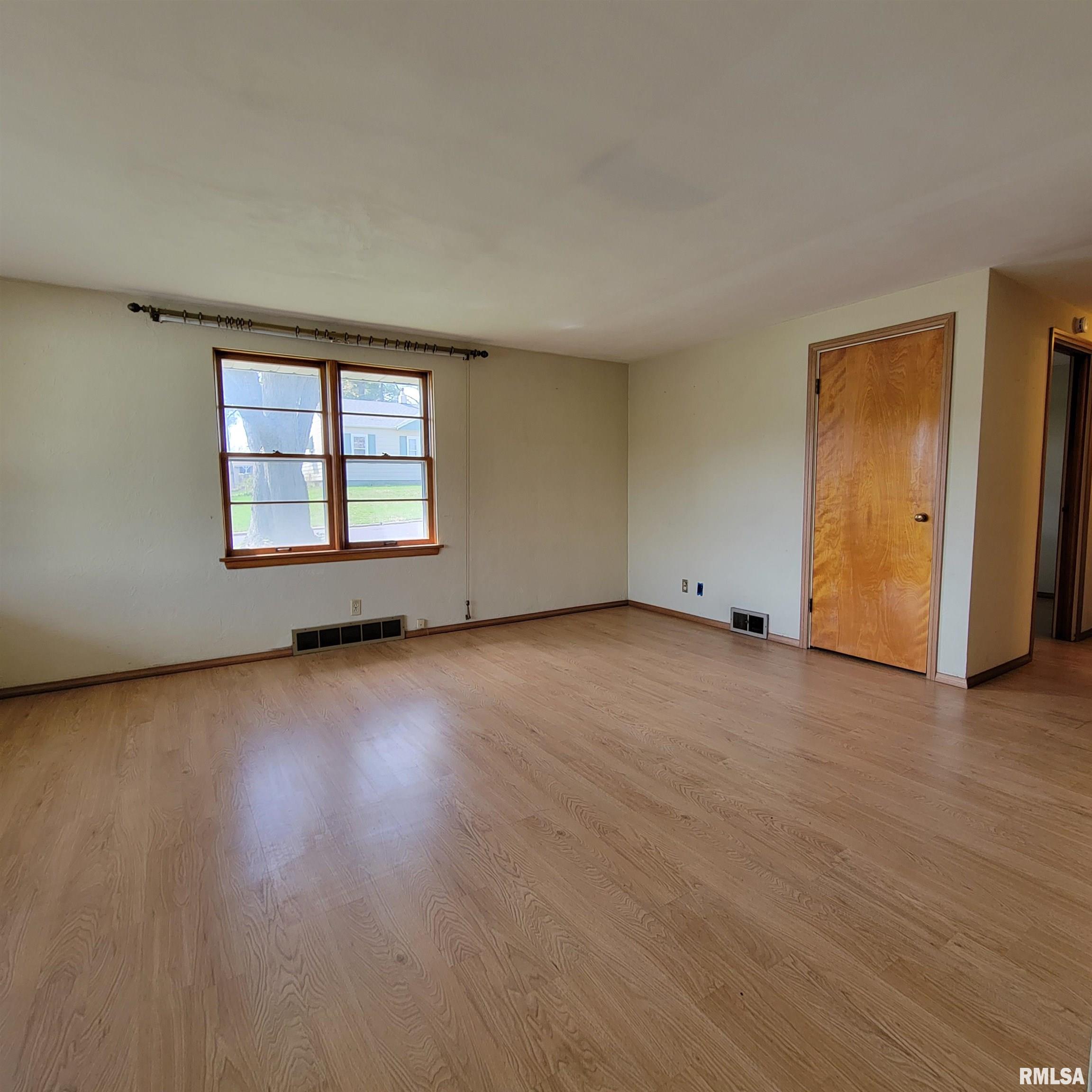 1515 Tennell Road Pekin, IL 61554 - Photo 7 of 31 Gallery Image 7