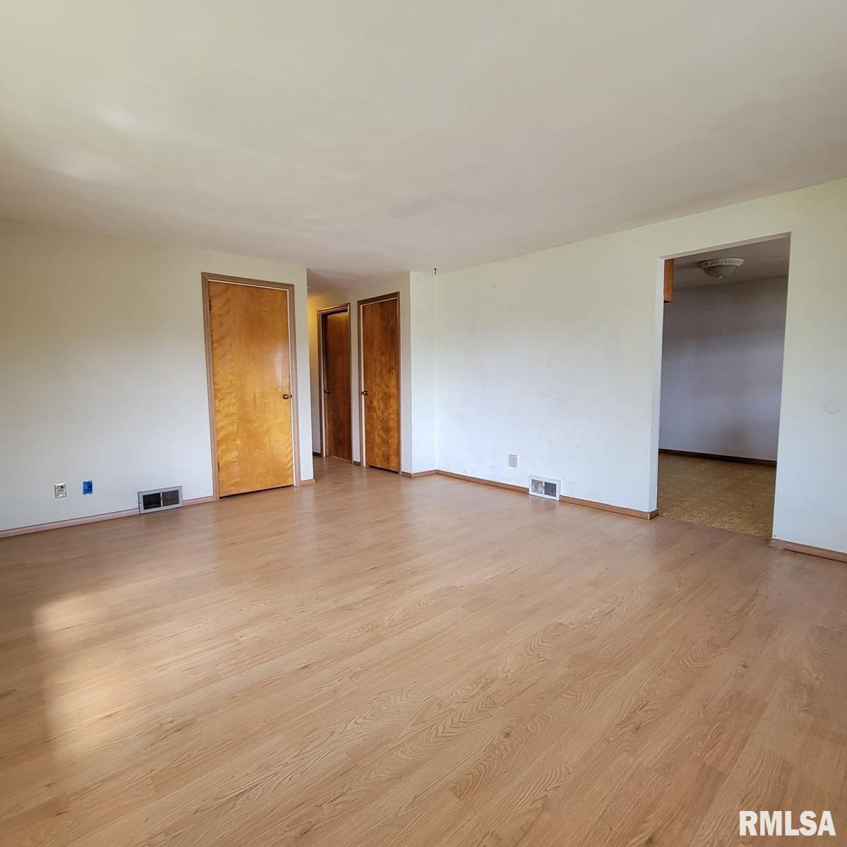 1515 Tennell Road Pekin, IL 61554 - Photo 9 of 31 Gallery Image 9