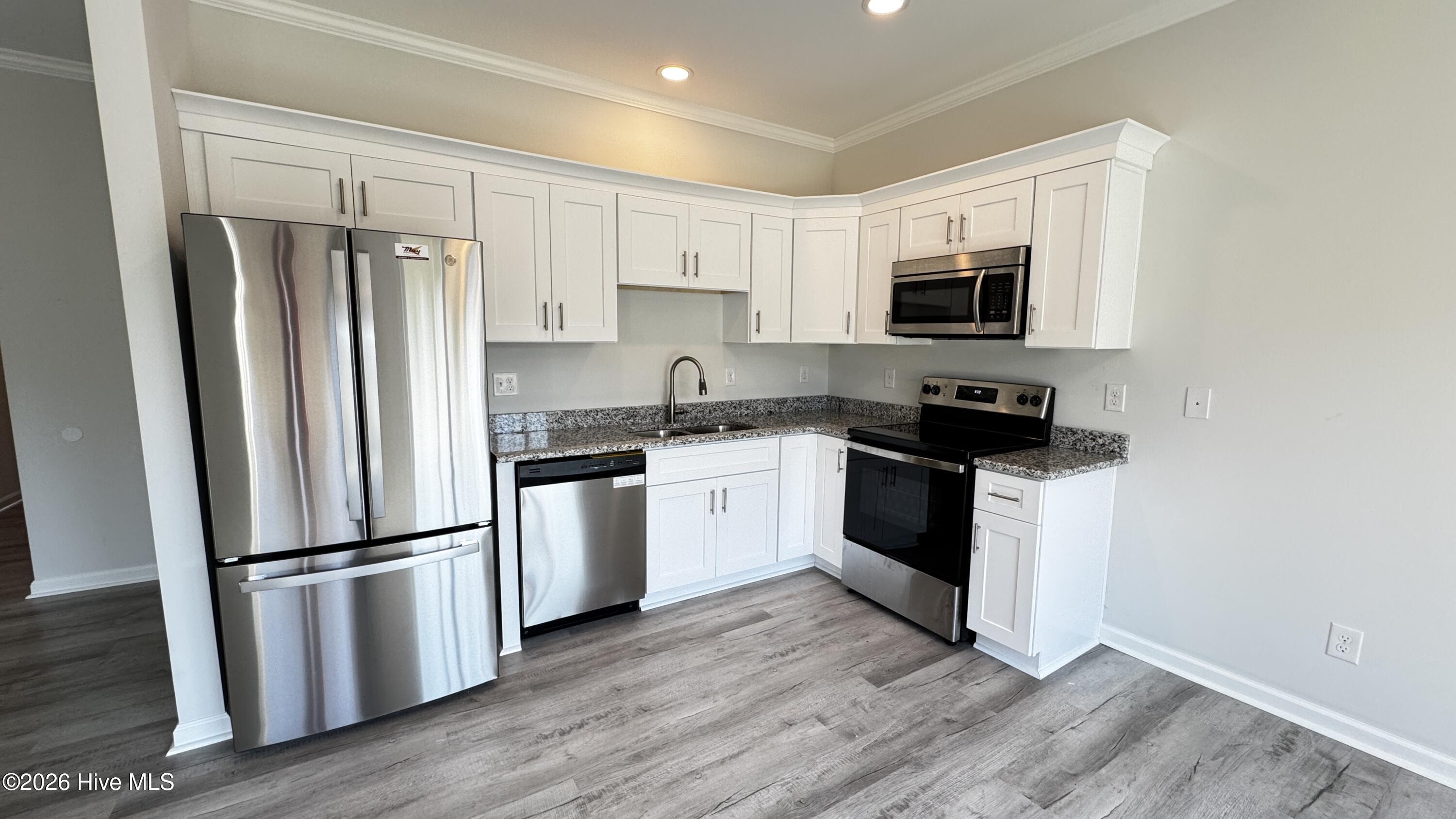 248 Winstead Loop Richlands, NC 28574 - Photo 4 of 10 Kitchen