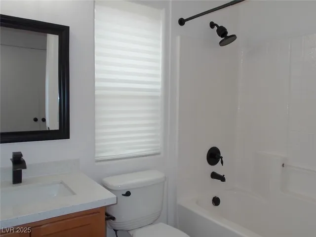 $1,900 | 5251 Tipper Avenue, Las Vegas, NV 89122