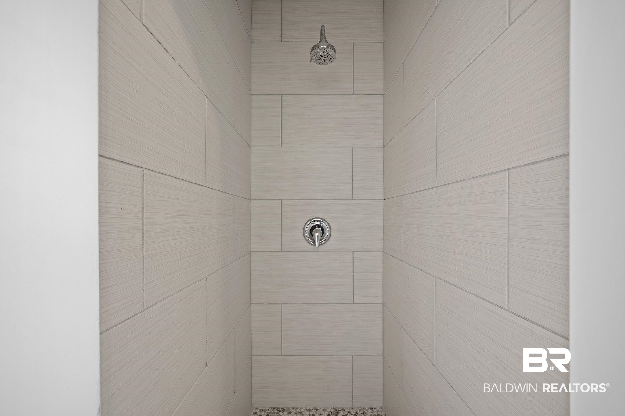 24924 Brewer Road Robertsdale, AL 36567 - Photo 19 of 33 Details with tiled shower