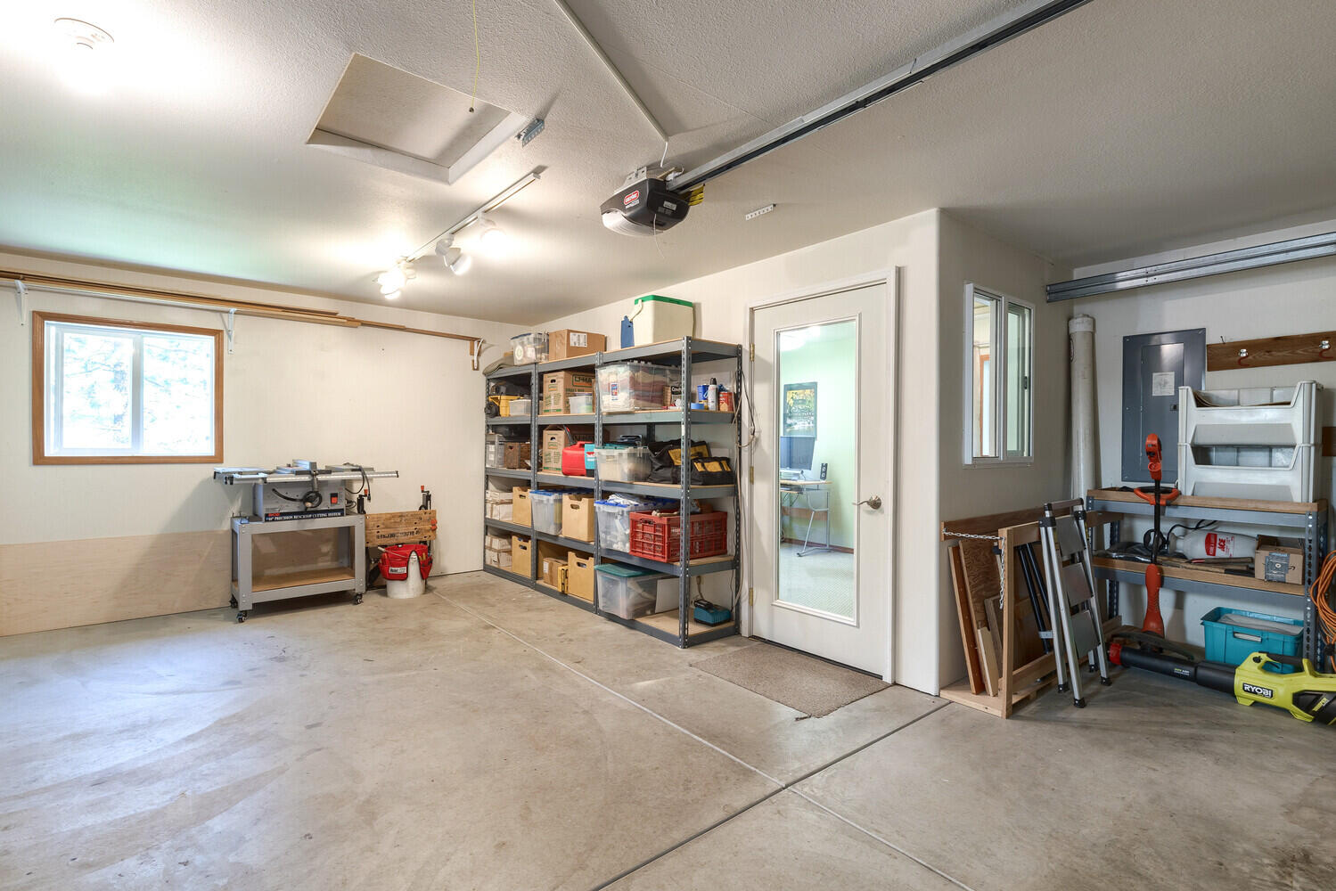 804 Roca Street Ashland, OR 97520 - Photo 42 of 43 Garage with Removable Office