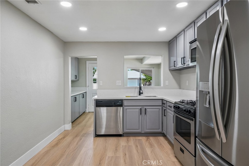 2743 12th Street Riverside, CA 92501 - Photo 19 of 62