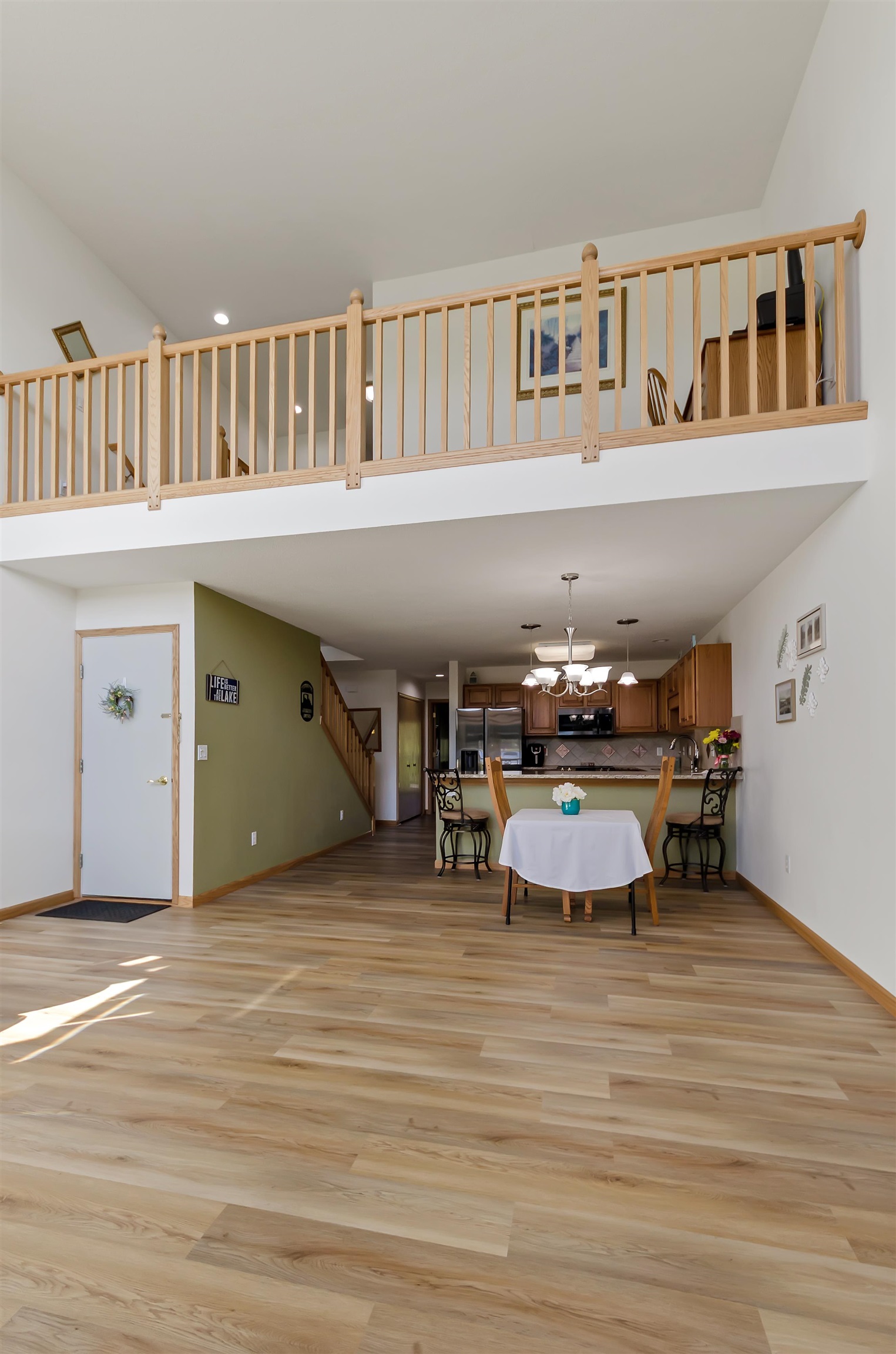 1704 Castleview Gladwin, MI 48624 - Photo 2 of 81