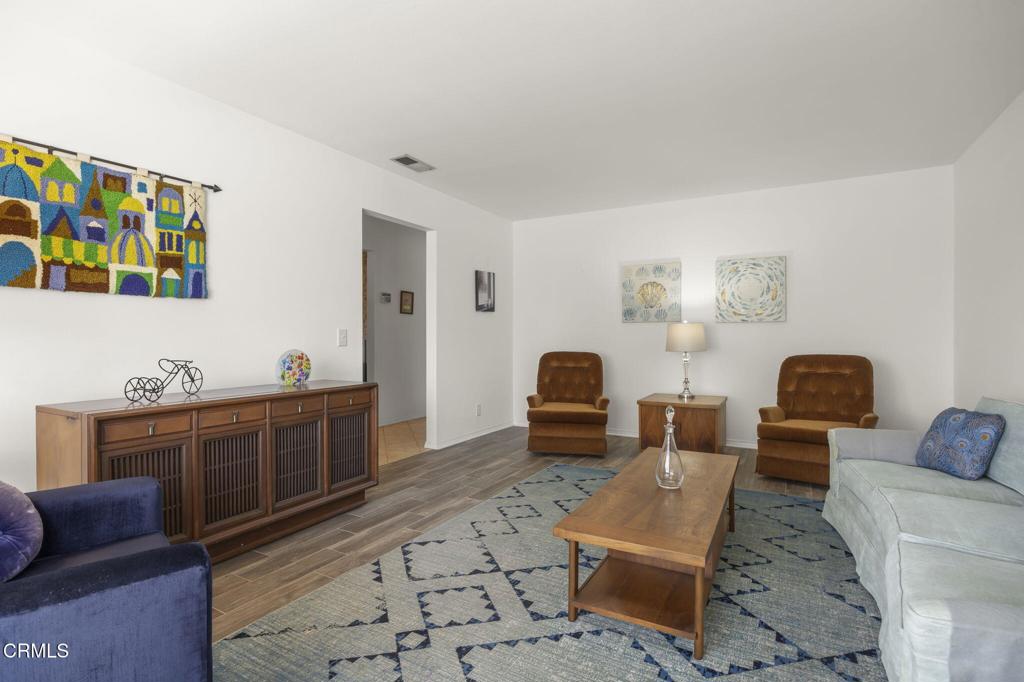 2040 Olga Street Oxnard, CA 93036 - Photo 10 of 48 11-web-or-mls-SeaoroStudios-2040Olga012