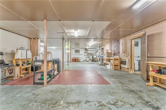 a view of parking area