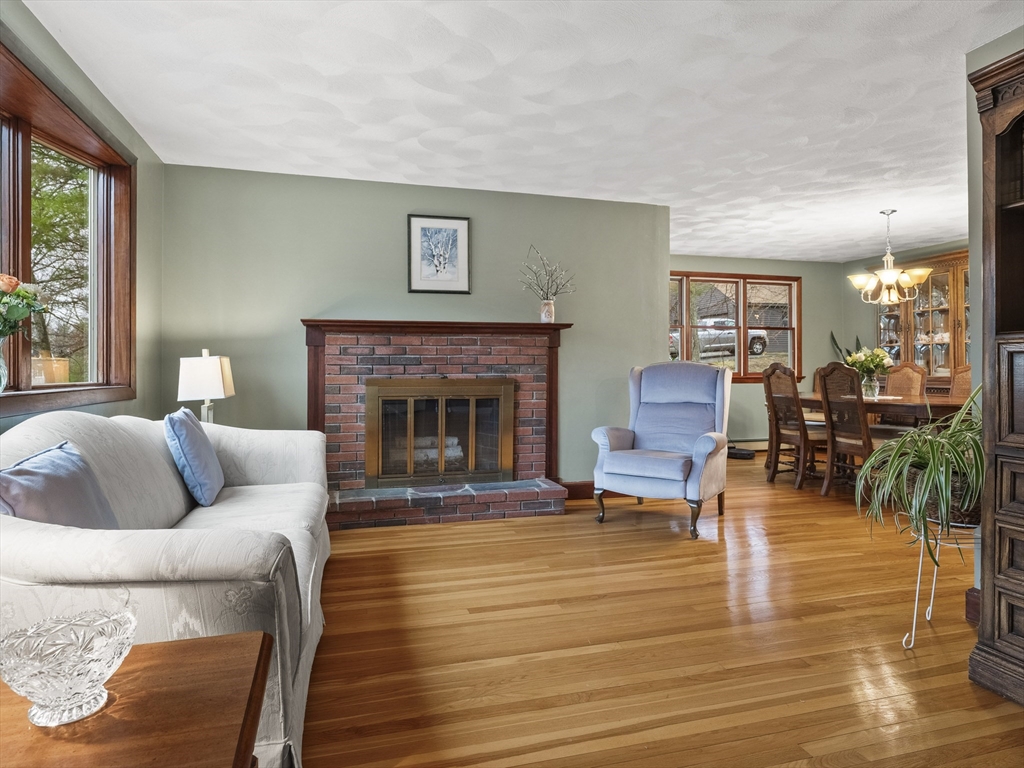 7 Spruce Road North Reading, MA 01864 - Photo 2 of 20 Gallery Image 2
