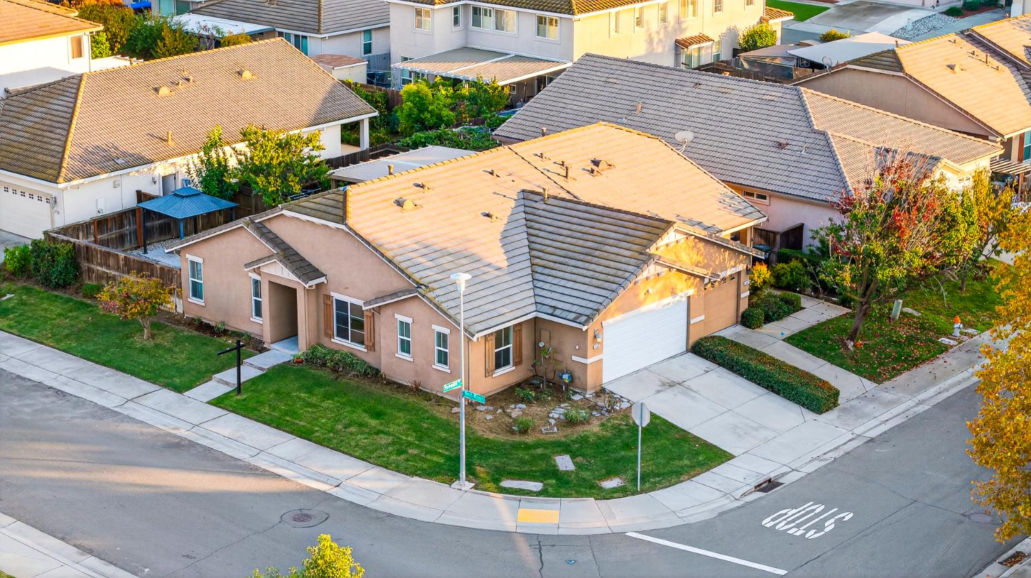 7481 Splendid Way Elk Grove, CA 95758 - Photo 38 of 41 an aerial view of a house
