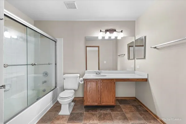 $2,500 | 875 Dogwood Lane, Lake In The Hills, IL 60156