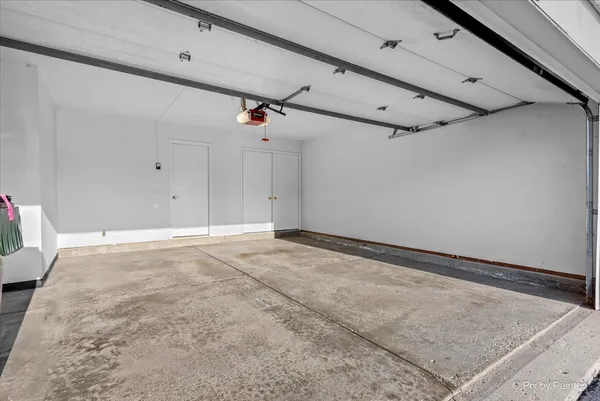 $2,500 | 875 Dogwood Lane, Lake In The Hills, IL 60156