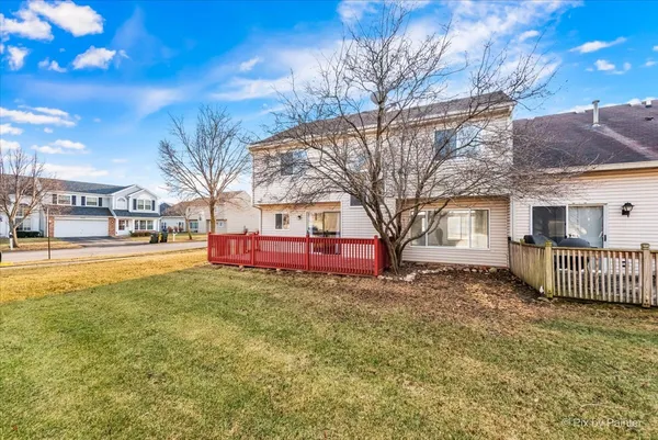 $2,500 | 875 Dogwood Lane, Lake In The Hills, IL 60156