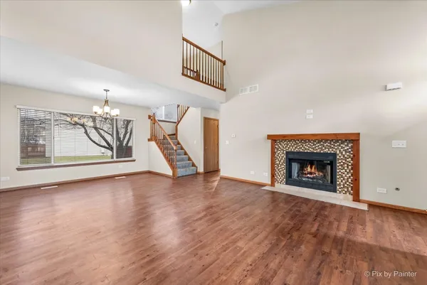 $2,500 | 875 Dogwood Lane, Lake In The Hills, IL 60156