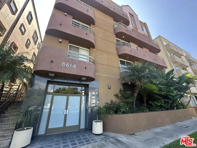 $2,400 | 8614 Burton Way, Unit 302, Los Angeles, CA 90048