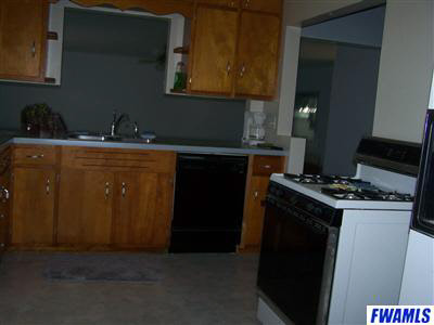 1010 Winchester Street Decatur, IN 46733 - Photo 3 of 5