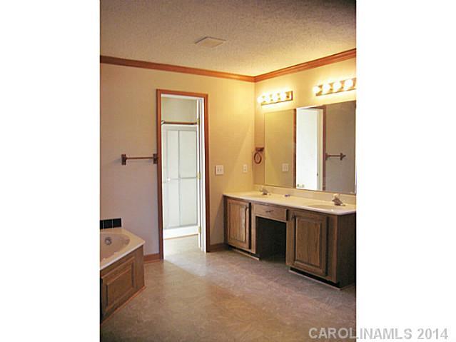 1180 Barringer Road Rock Hill, SC 29730 - Photo 9 of 13 Gallery Image 9