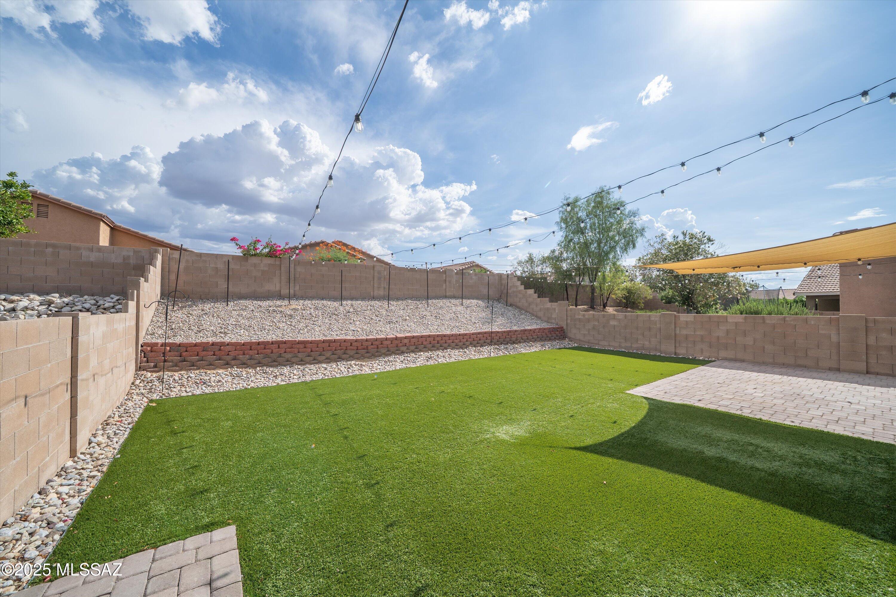 8492 East Sarnoff Ridge Loop Tucson, AZ 85710 - Photo 27 of 28