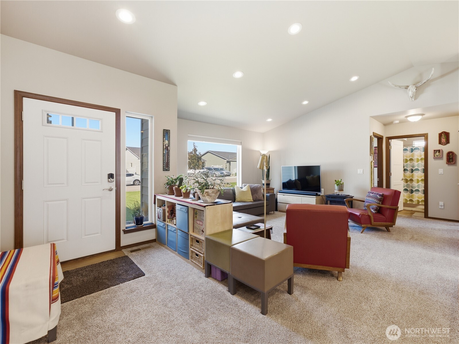 159 George Loop Rock Island, WA 98850 - Photo 4 of 36 Gallery Image 4