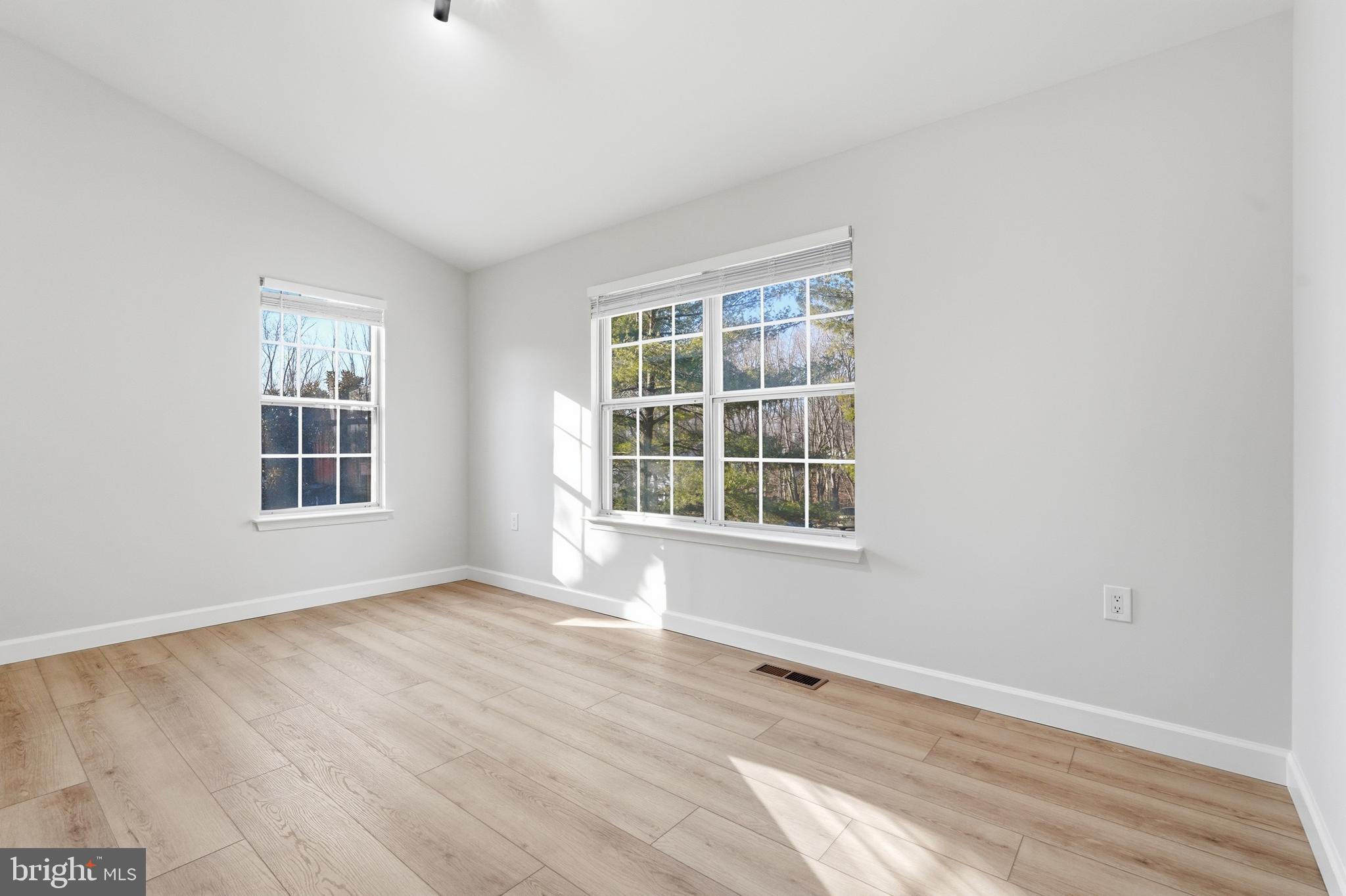 15327 Inlet Place Dumfries, VA 22025 - Photo 23 of 39