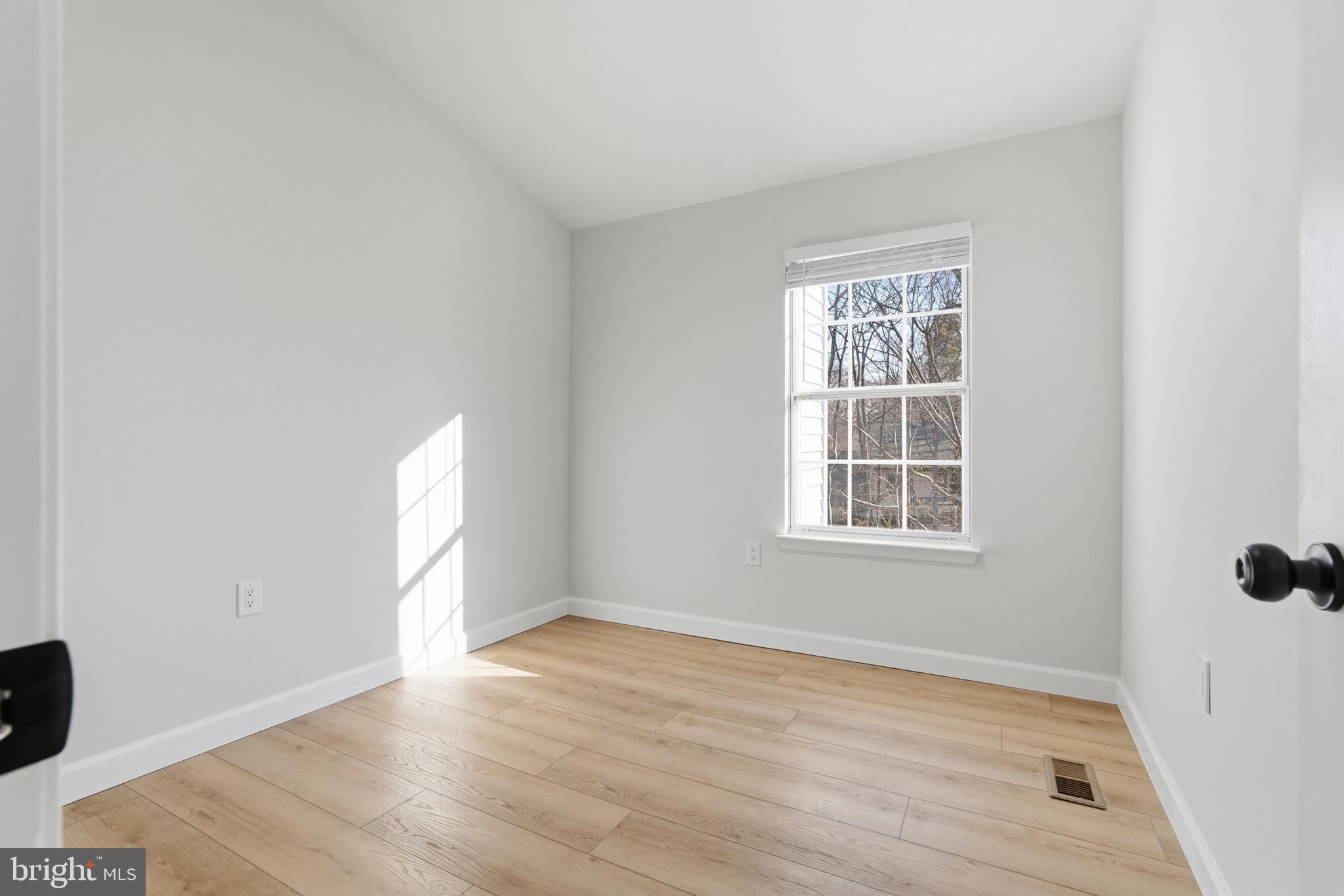 15327 Inlet Place Dumfries, VA 22025 - Photo 25 of 39