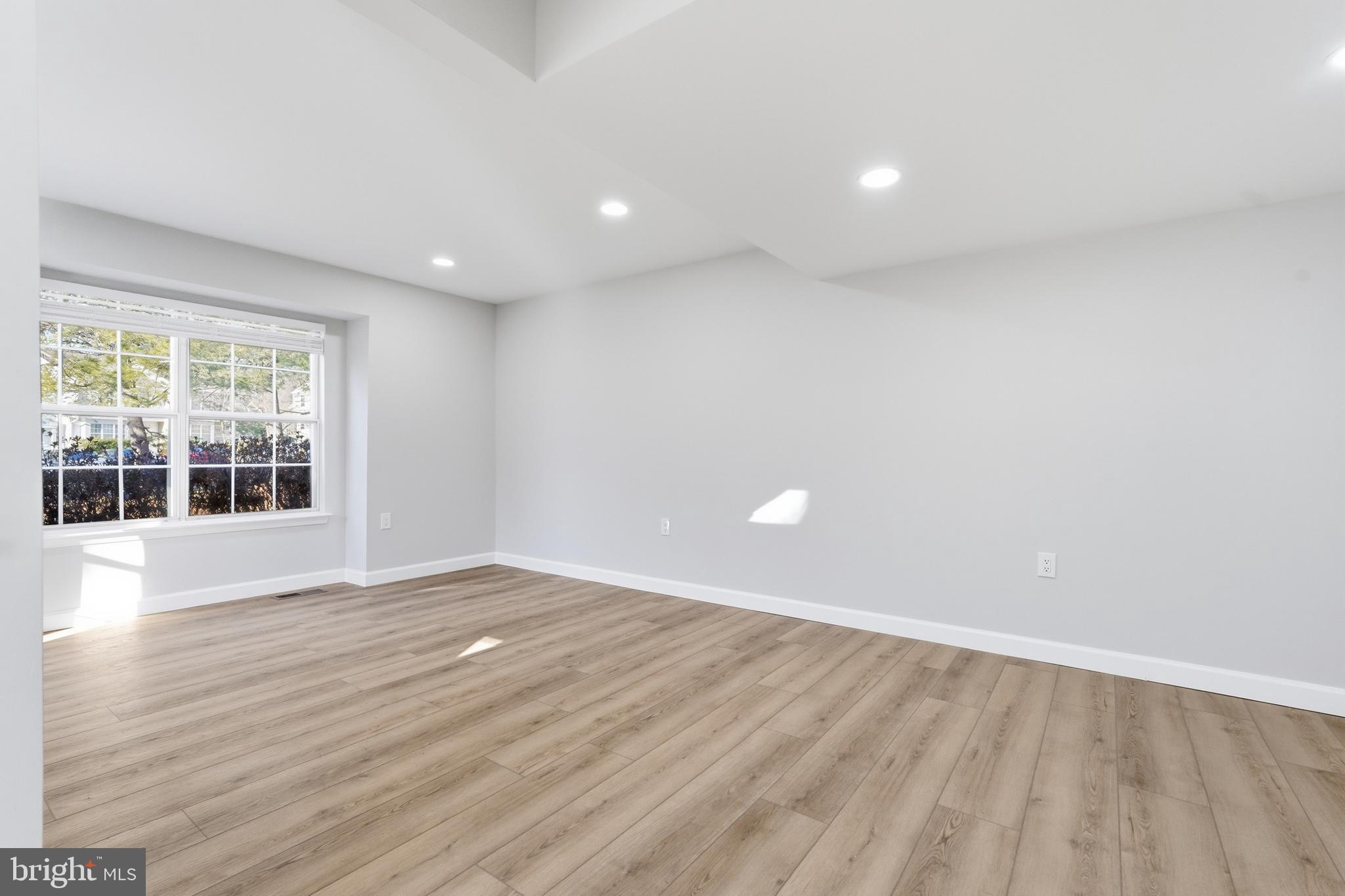 15327 Inlet Place Dumfries, VA 22025 - Photo 8 of 39
