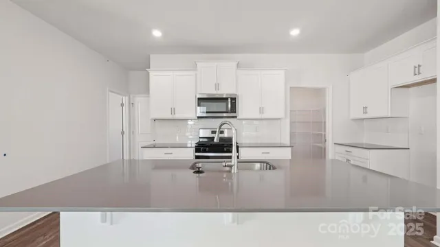 $339,000 | 141 East Meadowview Drive, Statesville, NC 28677