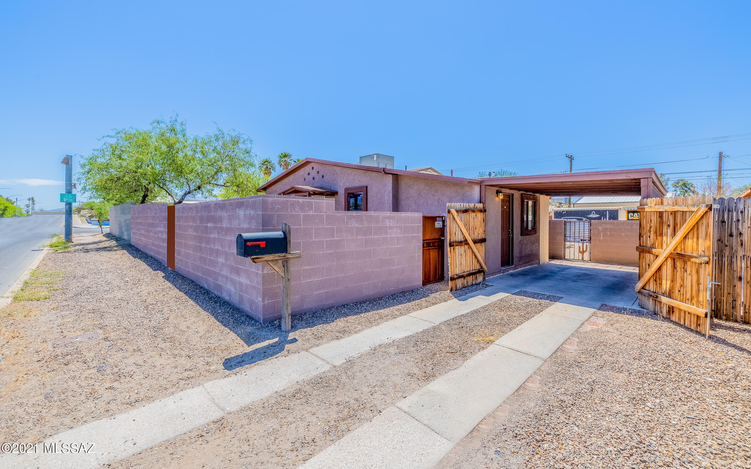 1444 East Grant Road Tucson, AZ 85719 - Photo 3 of 36 Gallery Image 3