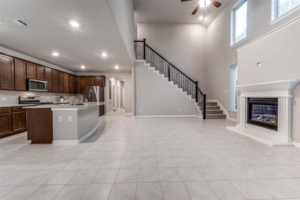 1237 Milfoil Drive Justin, TX 76247 - Photo 5 of 27
