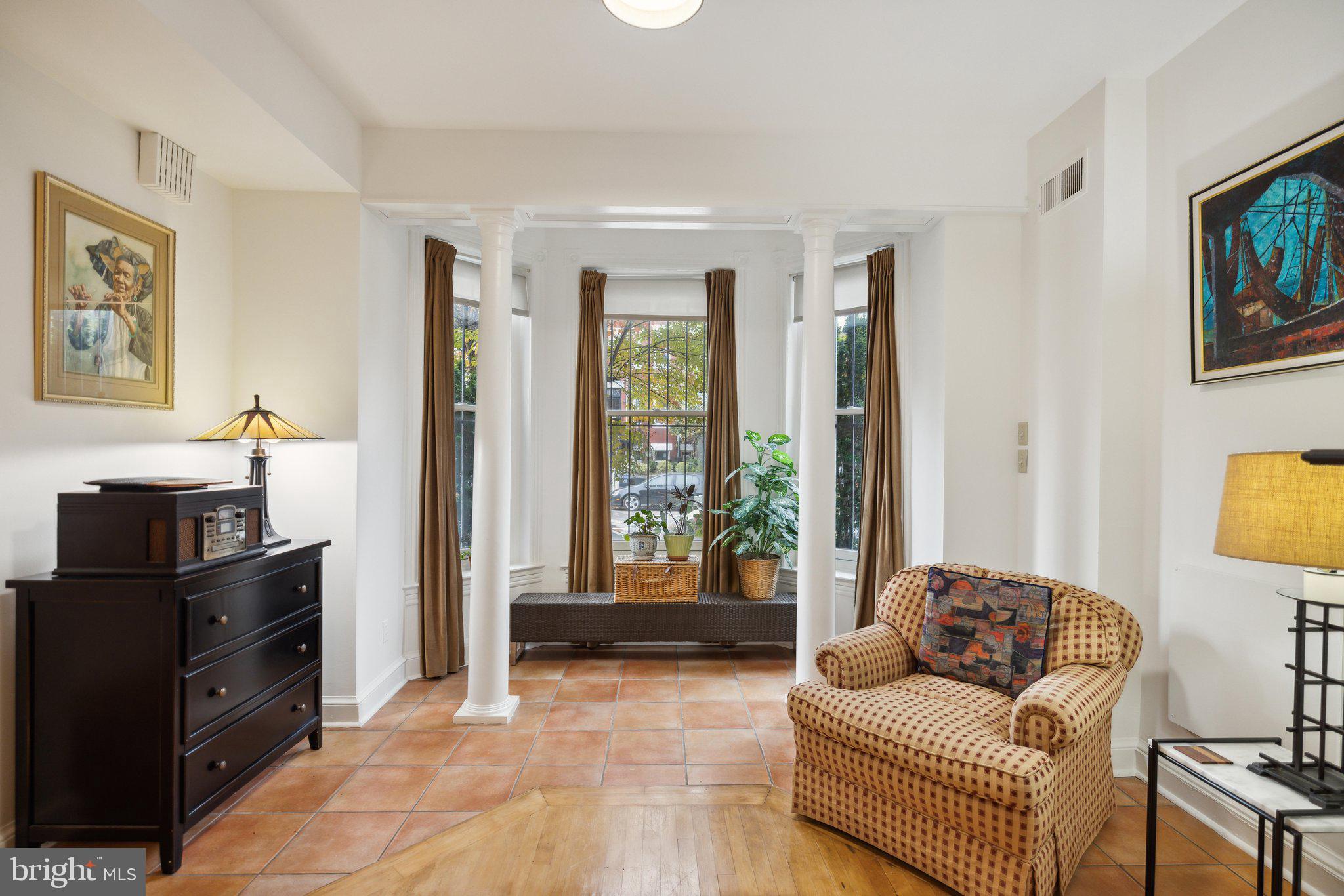 630 F Street Northeast, Unit 1 Washington, DC 20002 - Photo 4 of 30 Bay window