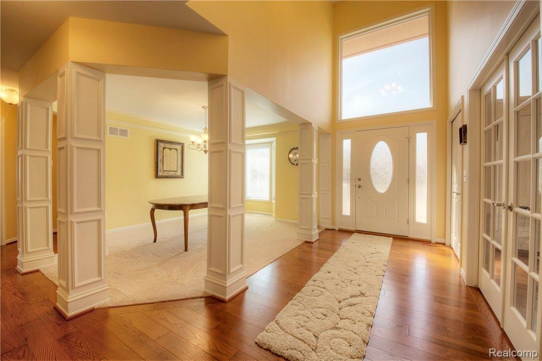 46959 Mornington Road Canton, MI 48188 - Photo 14 of 58 14 FOYER.jpg