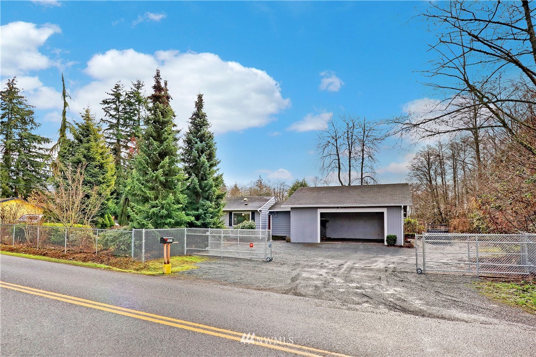 2622 Center Road Everett, WA 98204 - Photo 2 of 18