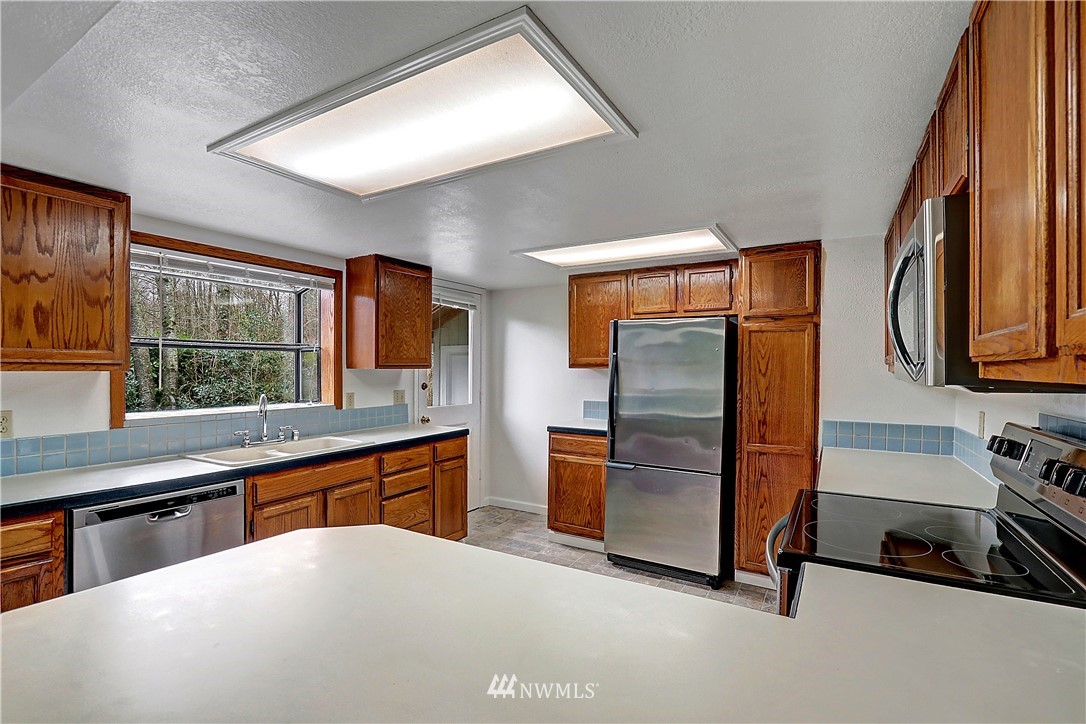 2622 Center Road Everett, WA 98204 - Photo 7 of 18