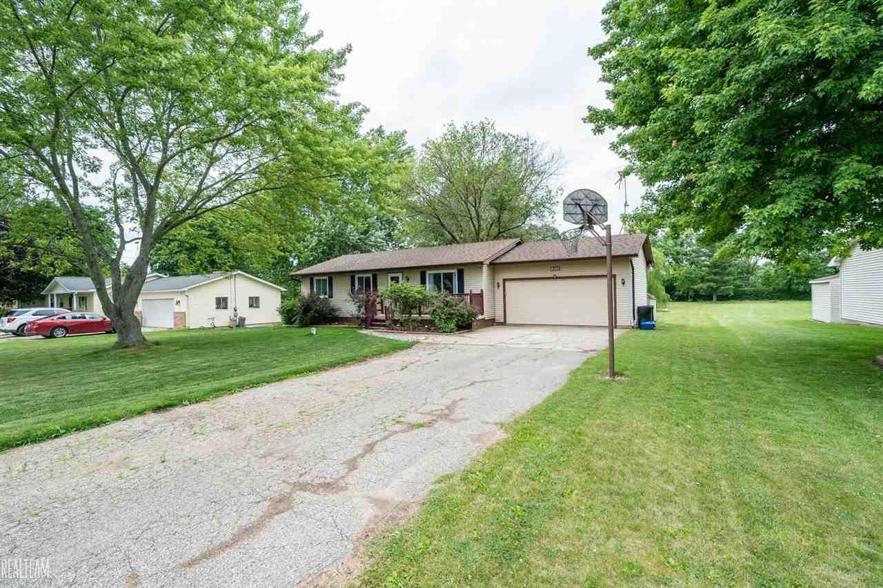 8195 Barden Road Davison, MI 48423 - Photo 2 of 23