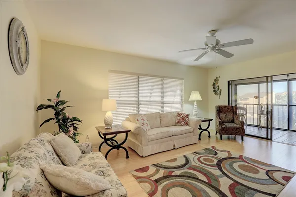 $219,900 | 6175 South Mirror Lake Drive, Unit 301, Sebastian, FL 32958