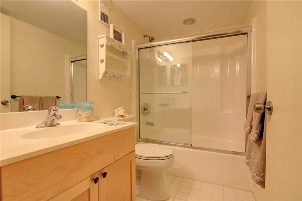 $219,900 | 6175 South Mirror Lake Drive, Unit 301, Sebastian, FL 32958