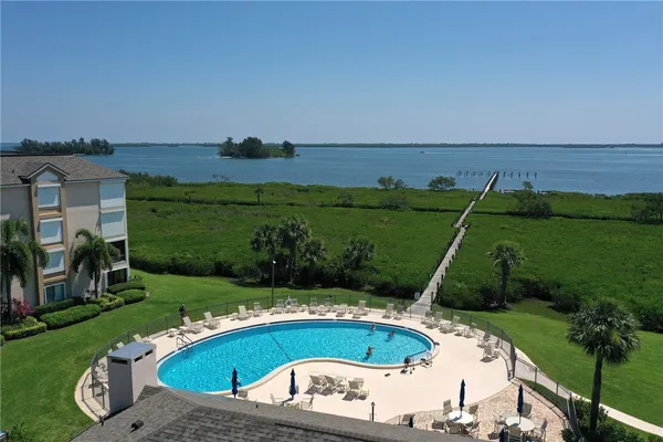 $219,900 | 6175 South Mirror Lake Drive, Unit 301, Sebastian, FL 32958