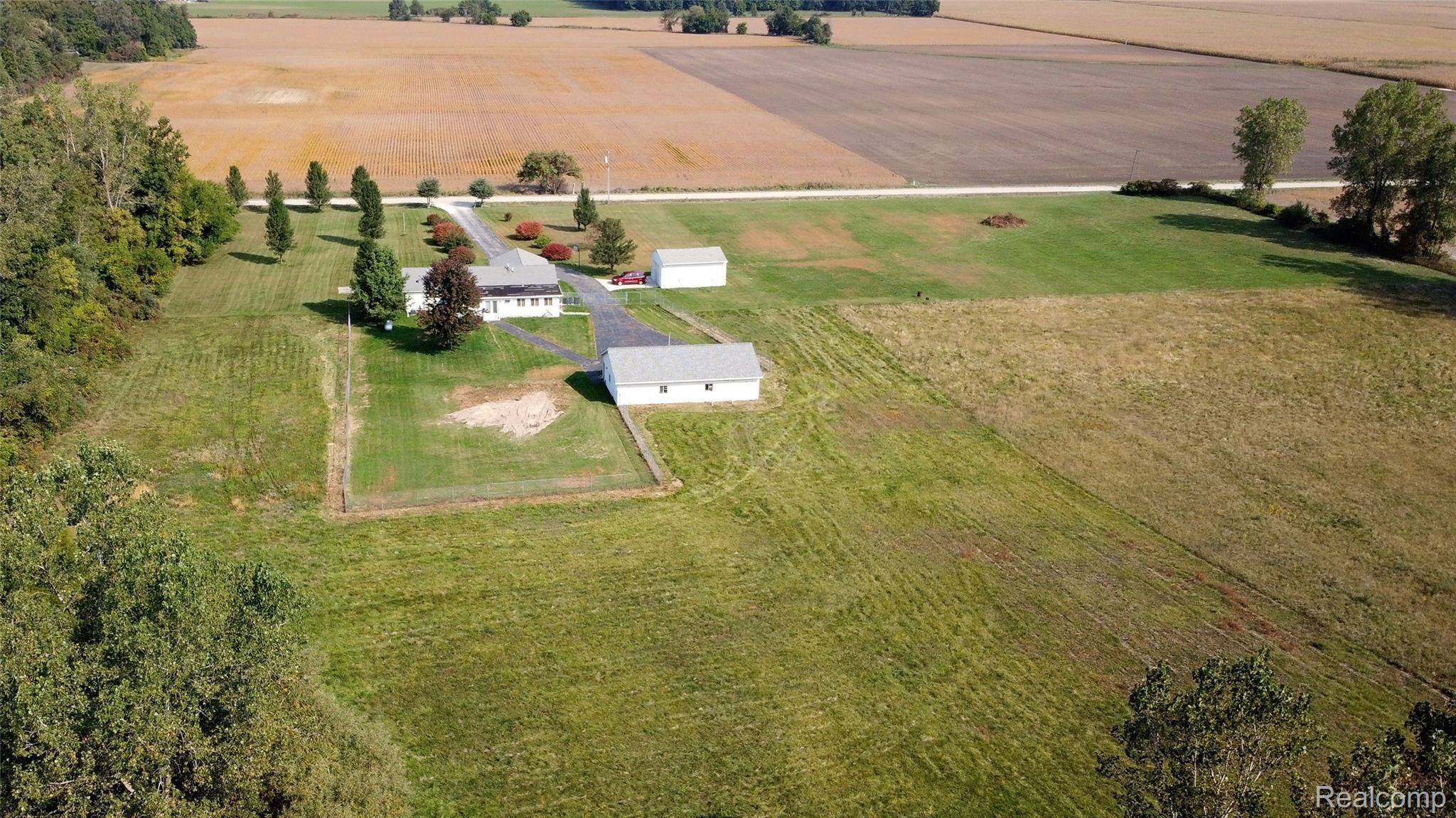 5857 Fay Road Carleton, MI 48117 - Photo 7 of 26 0029.jpg
