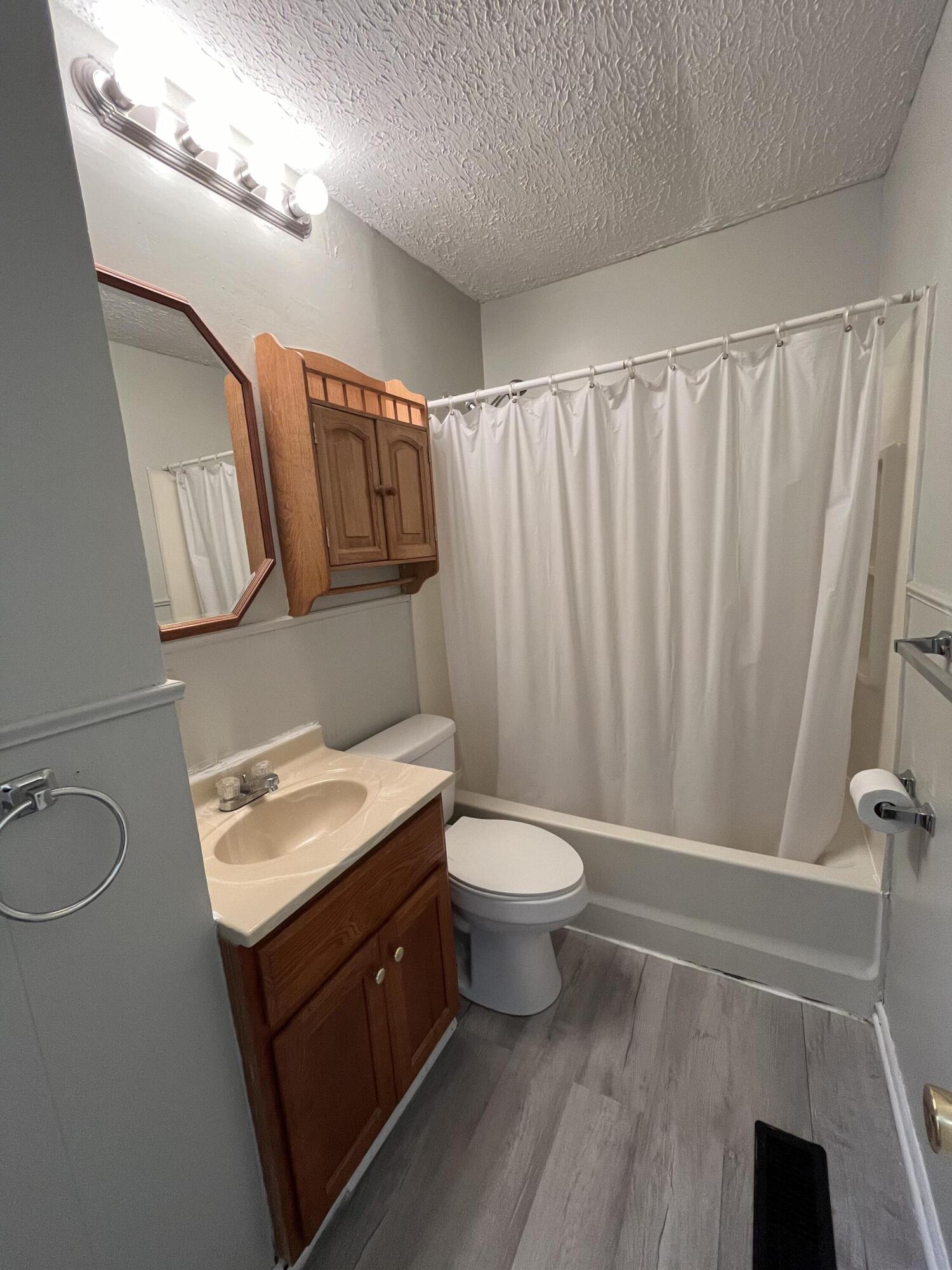 2045 South Hadley Road Springfield, OH 45505 - Photo 9 of 15 Gallery Image 9