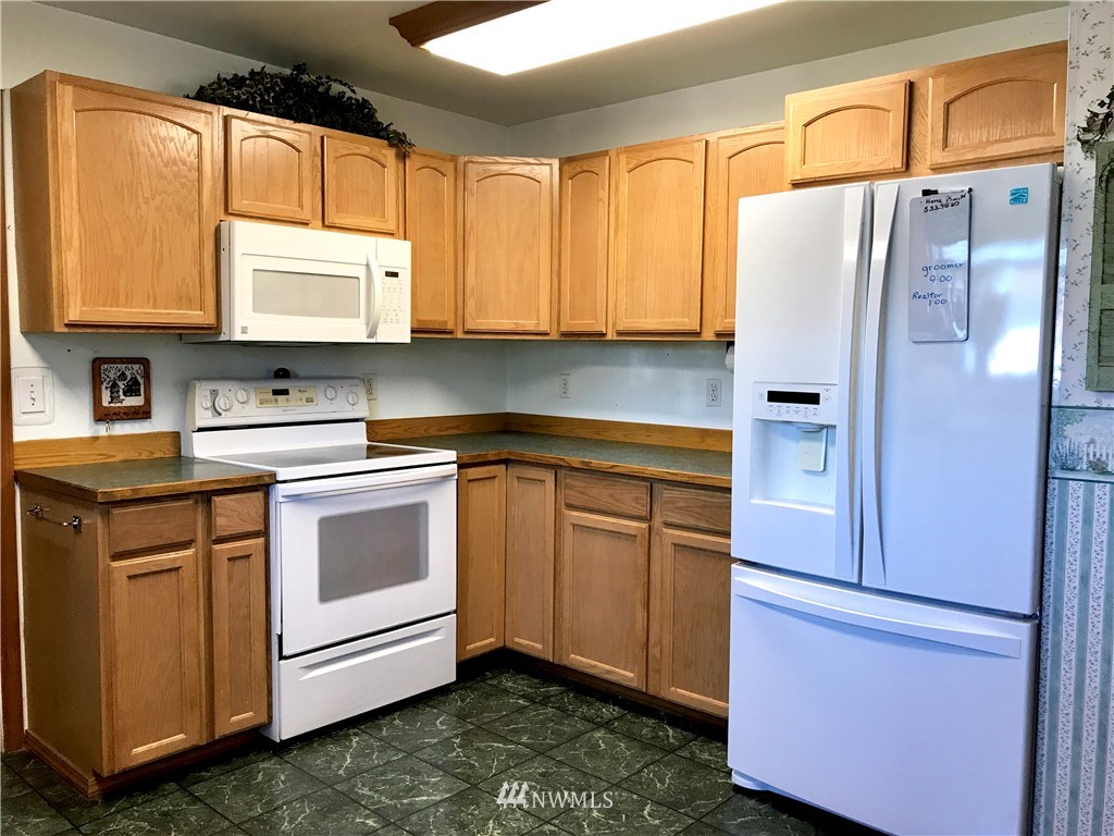 804 Harding Road Aberdeen, WA 98520 - Photo 4 of 19 Gallery Image 4