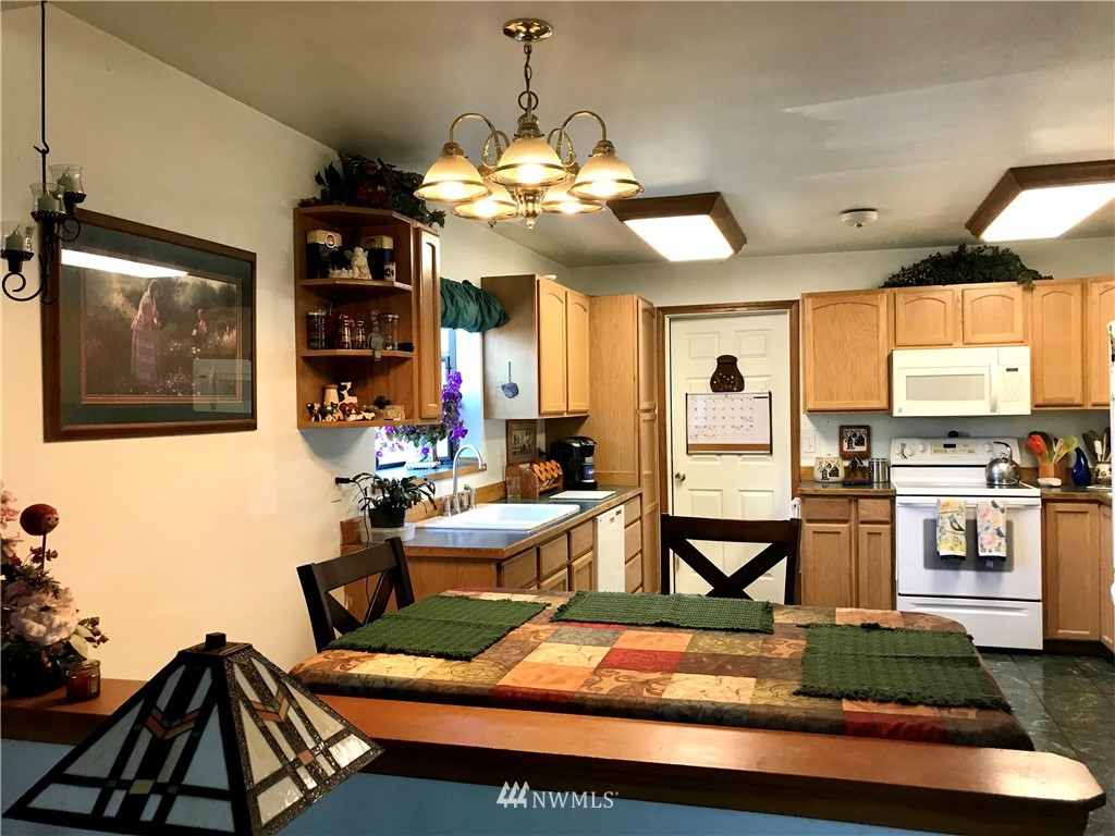 804 Harding Road Aberdeen, WA 98520 - Photo 8 of 19 Gallery Image 8